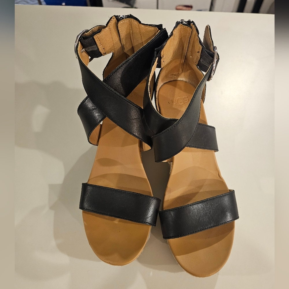 Ugg Womans Hylda Black Leather Strappy Espadrille Size 9